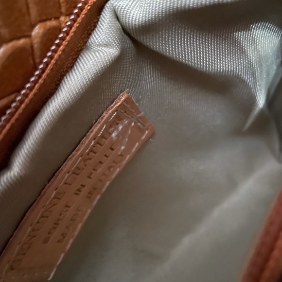 Italian leather crossbody - Picture 3 of 6